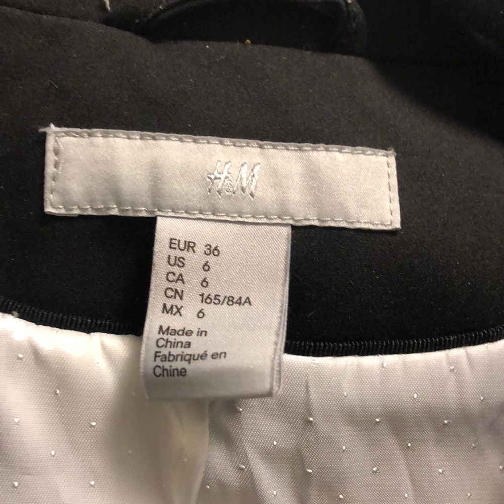 Blazer - Picture 3 of 4